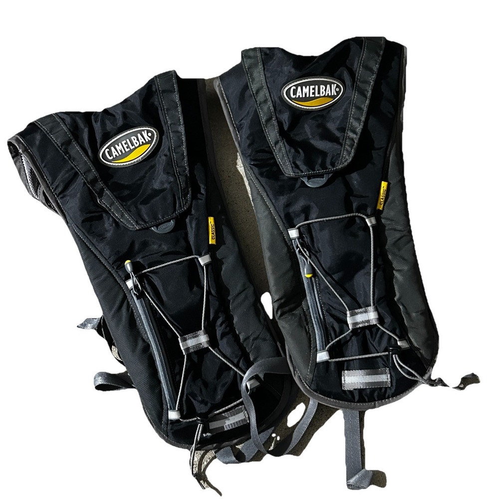Camelbak Classic Hydration Pack 2L Black Day Hike No Bladder‎ Lot Of 2